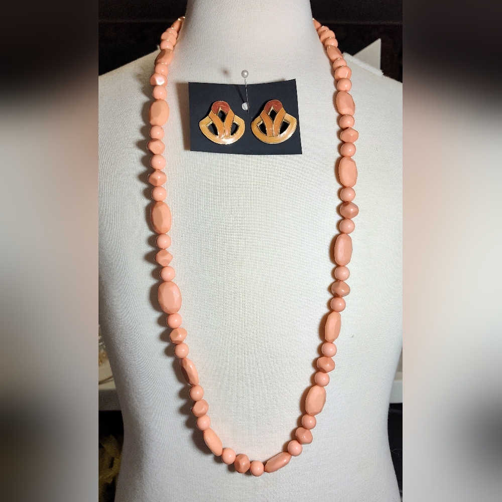 Layered Or Double Elegant Salmons Coral Beaded Necklace and Earring Set NWOT